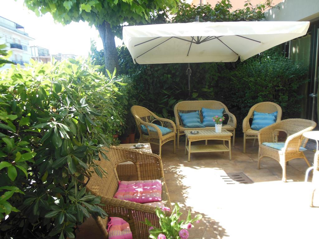 Hotel Edy Ρίμινι Εξωτερικό φωτογραφία