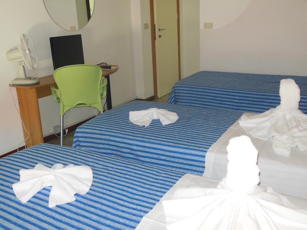 Hotel Edy Ρίμινι Εξωτερικό φωτογραφία