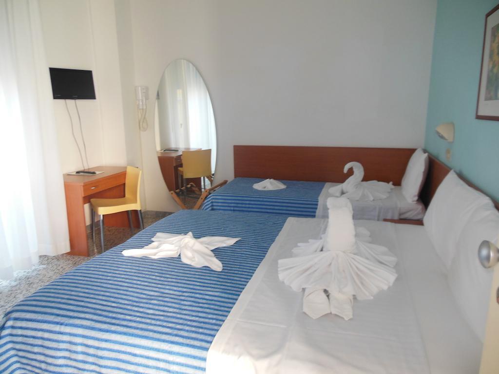 Hotel Edy Ρίμινι Εξωτερικό φωτογραφία