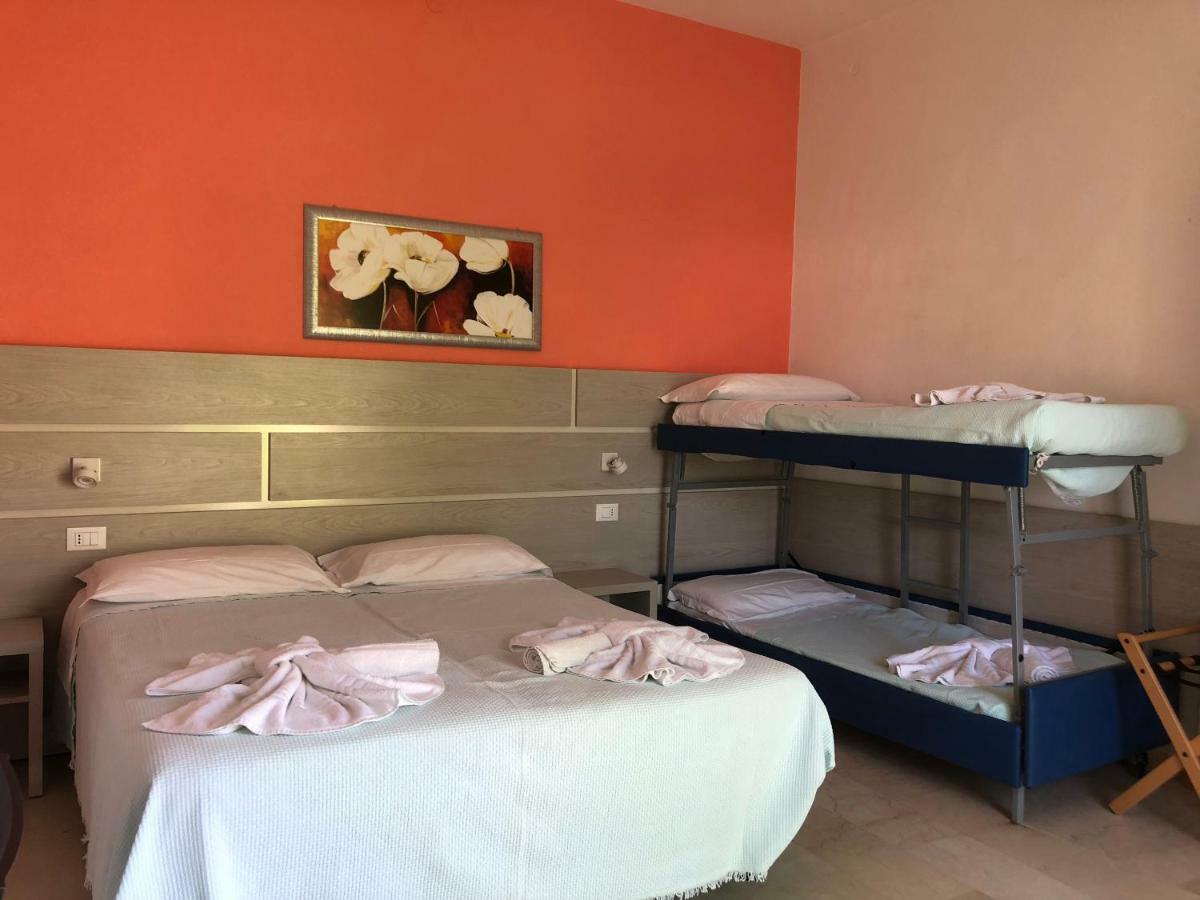 Hotel Edy Ρίμινι Εξωτερικό φωτογραφία