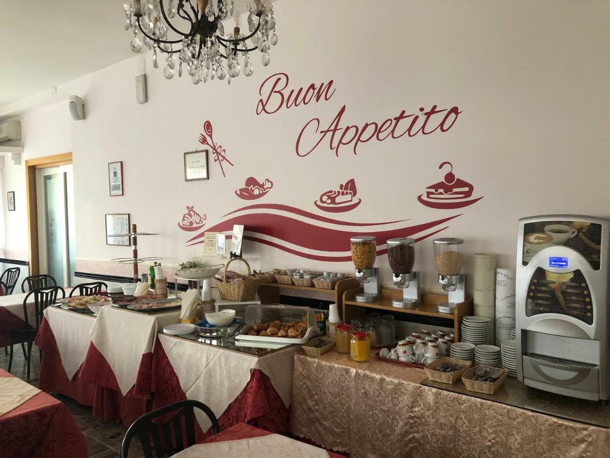 Hotel Edy Ρίμινι Εξωτερικό φωτογραφία