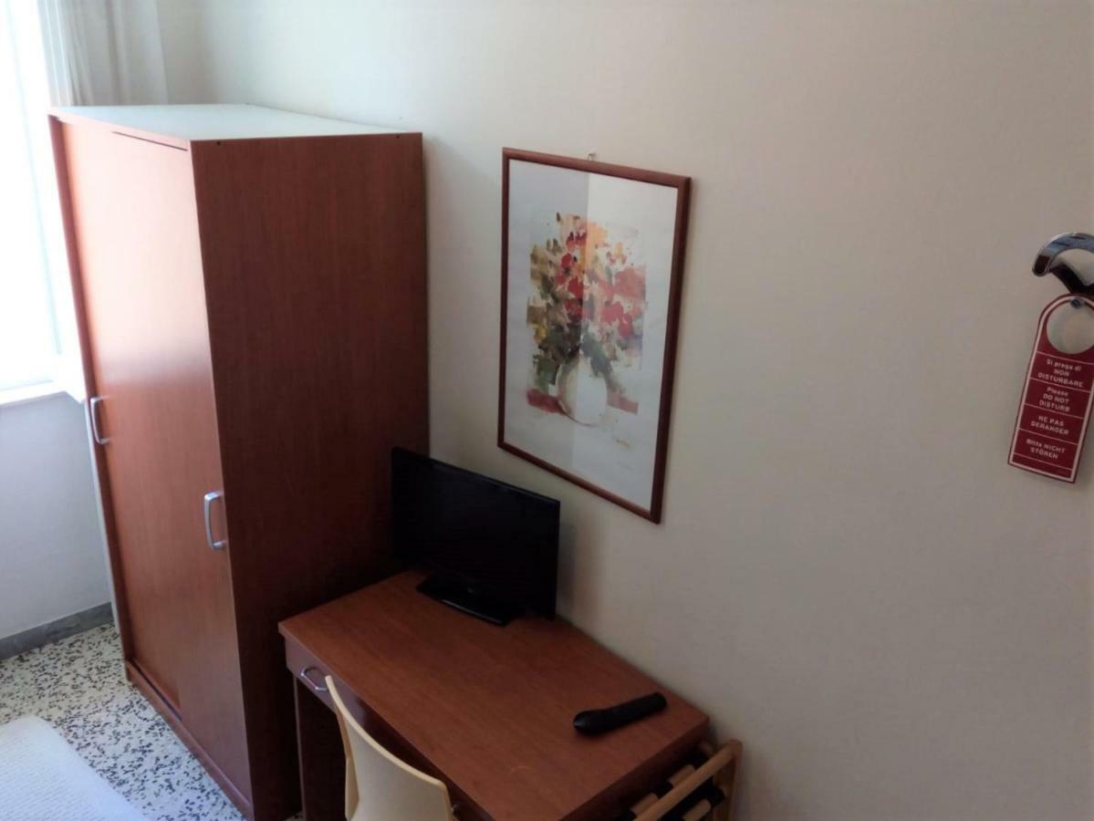 Hotel Edy Ρίμινι Εξωτερικό φωτογραφία