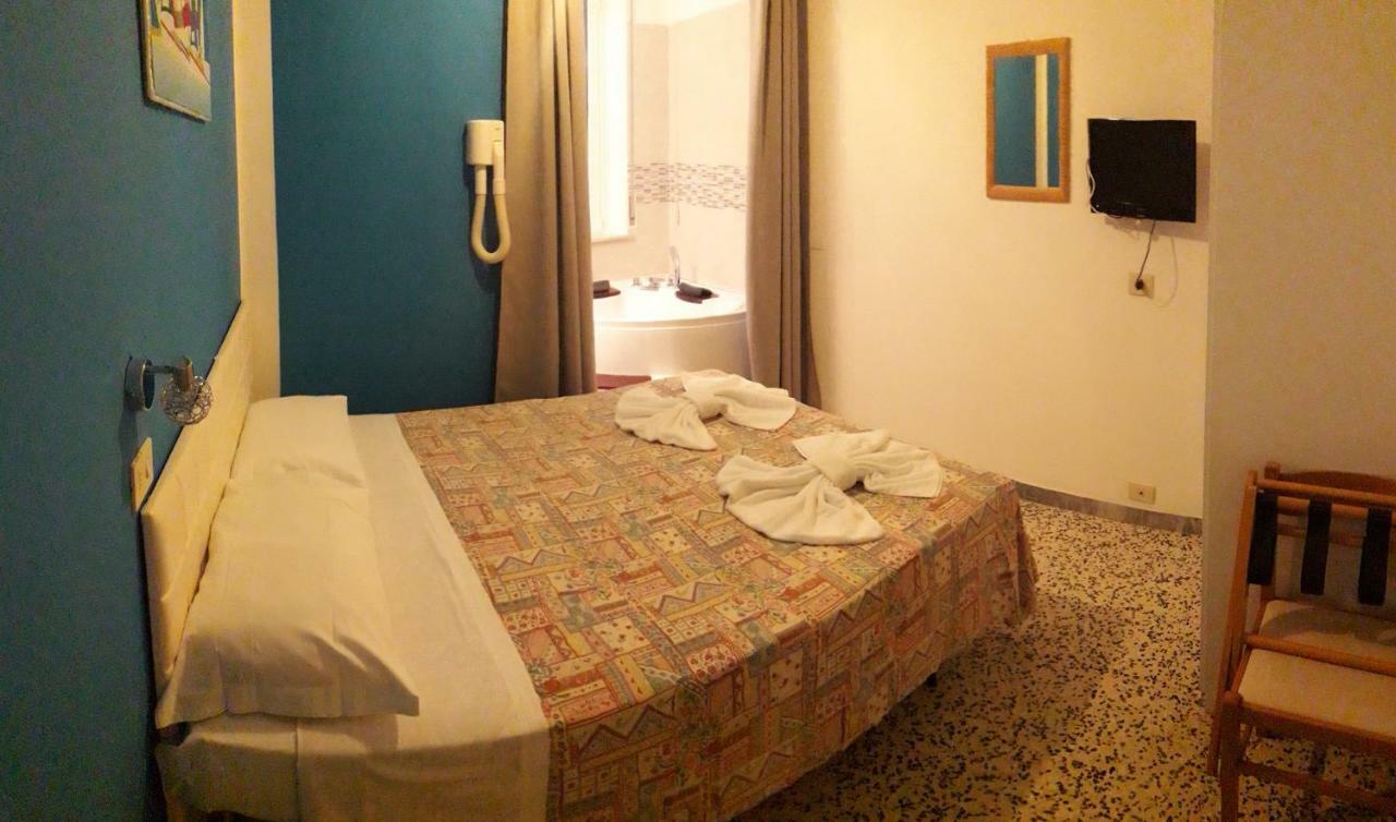 Hotel Edy Ρίμινι Εξωτερικό φωτογραφία