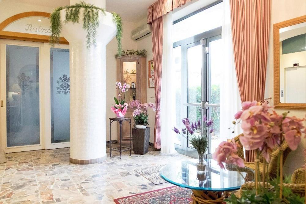 Hotel Edy Ρίμινι Εξωτερικό φωτογραφία