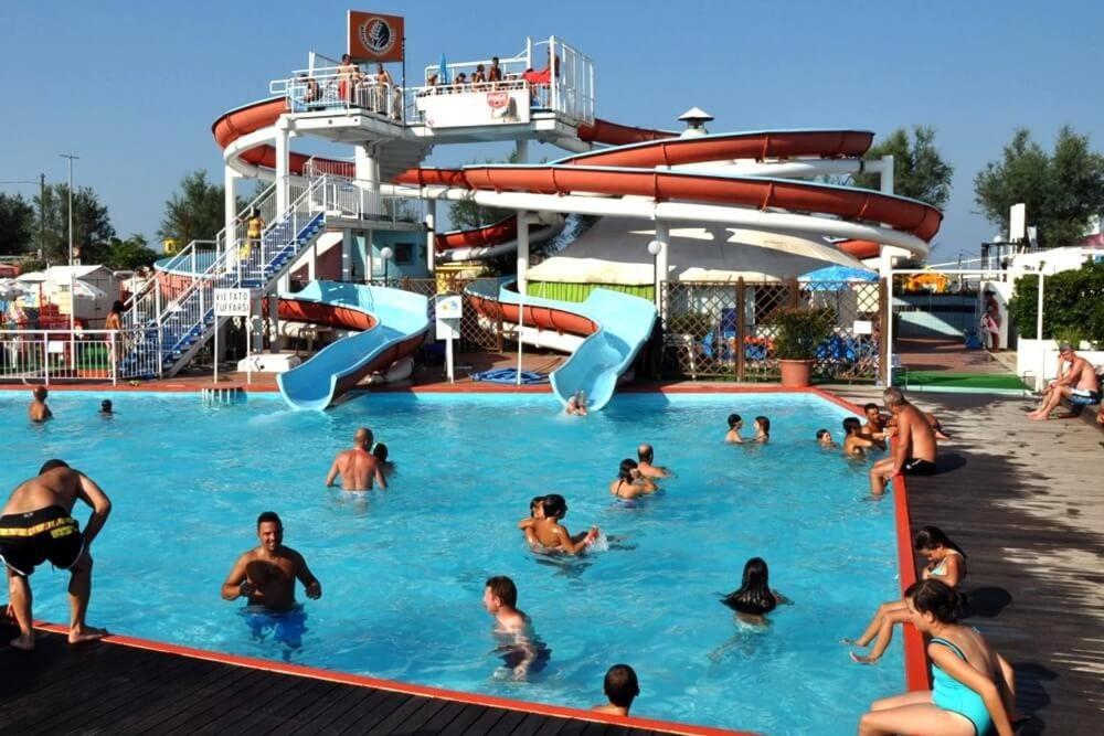 Hotel Edy Ρίμινι Εξωτερικό φωτογραφία