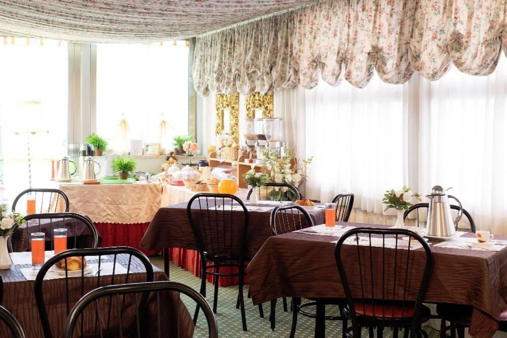 Hotel Edy Ρίμινι Εξωτερικό φωτογραφία