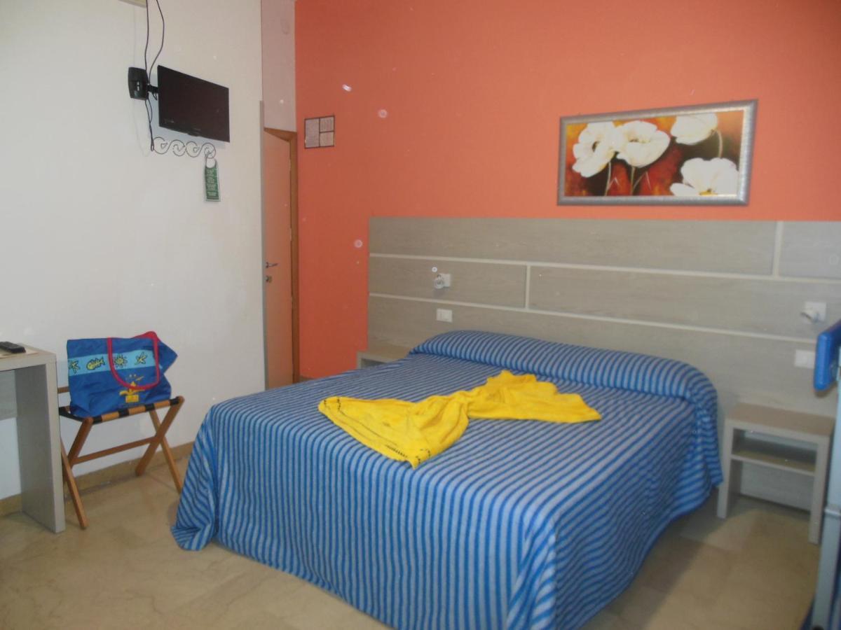 Hotel Edy Ρίμινι Εξωτερικό φωτογραφία