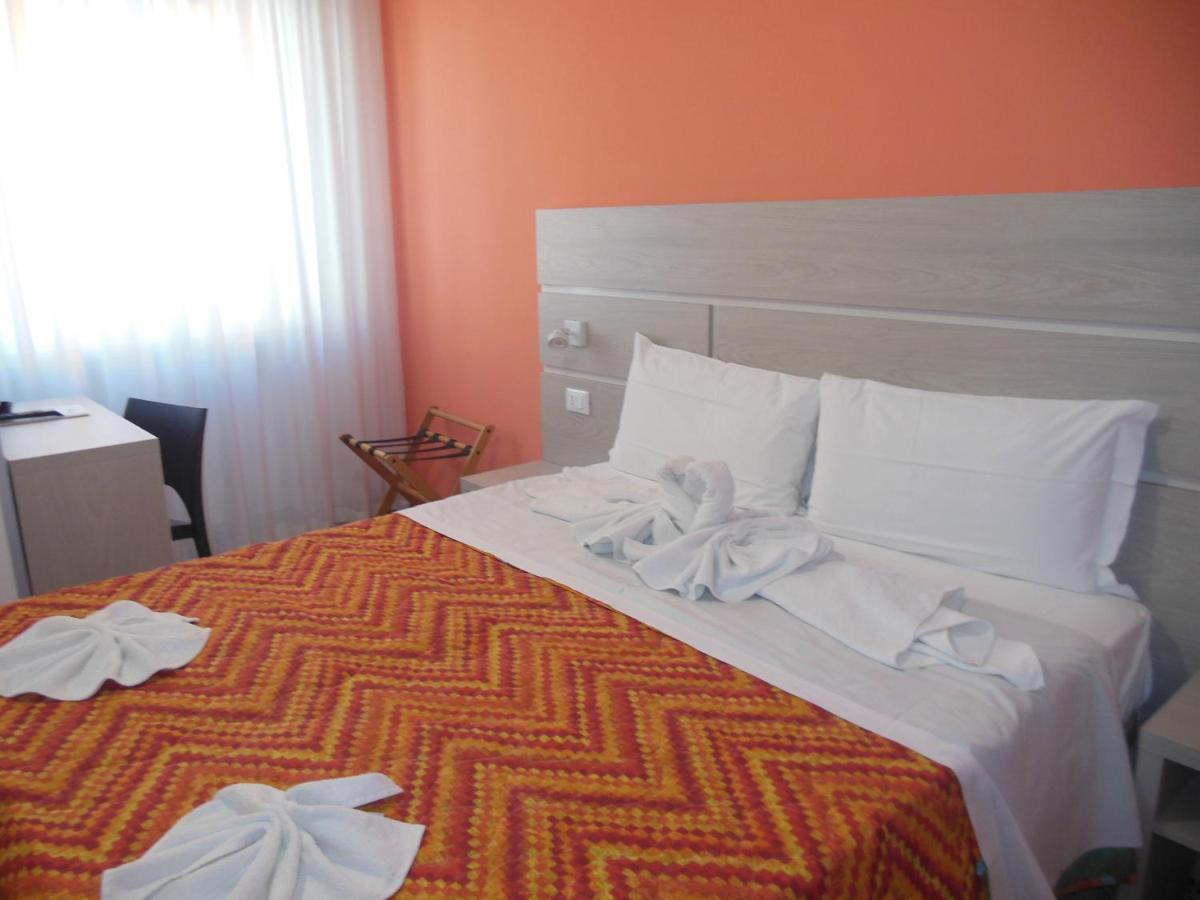 Hotel Edy Ρίμινι Εξωτερικό φωτογραφία