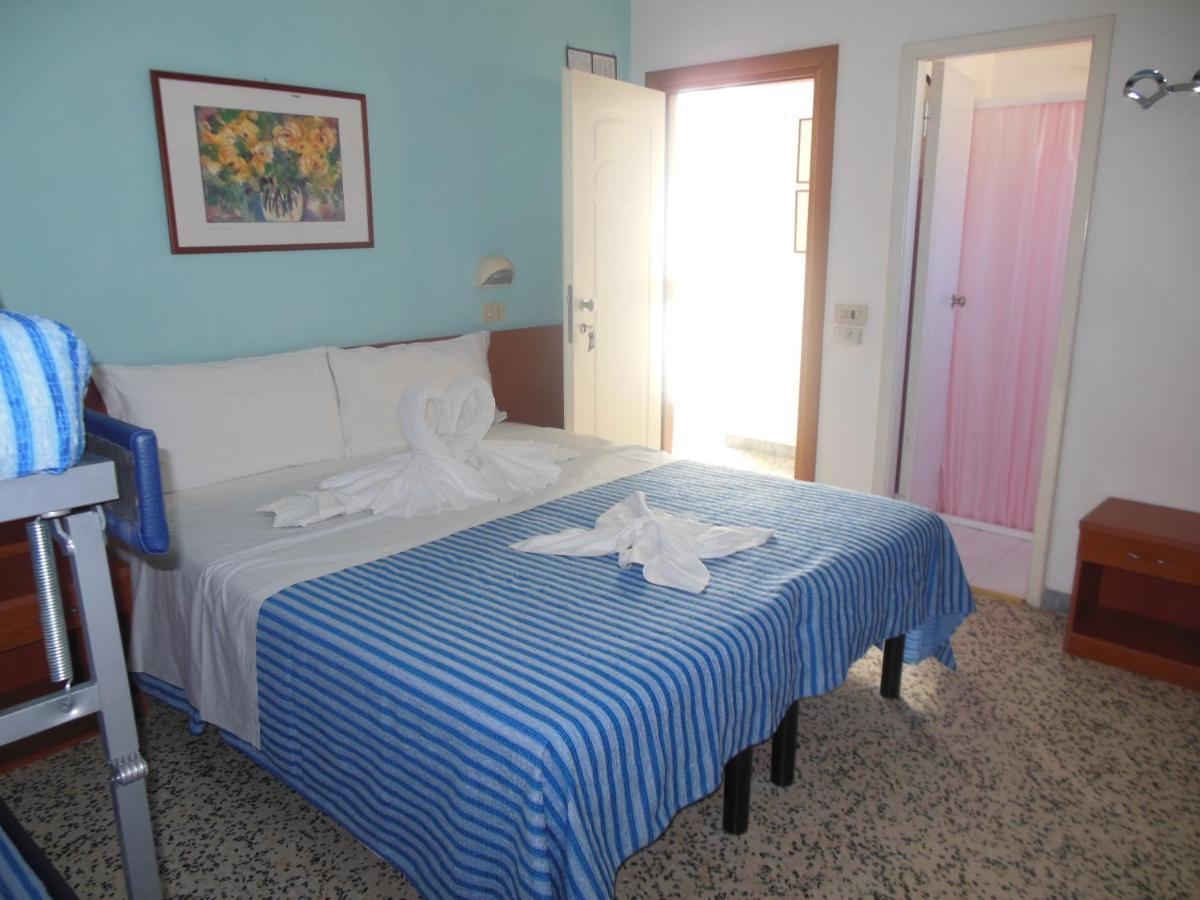 Hotel Edy Ρίμινι Εξωτερικό φωτογραφία