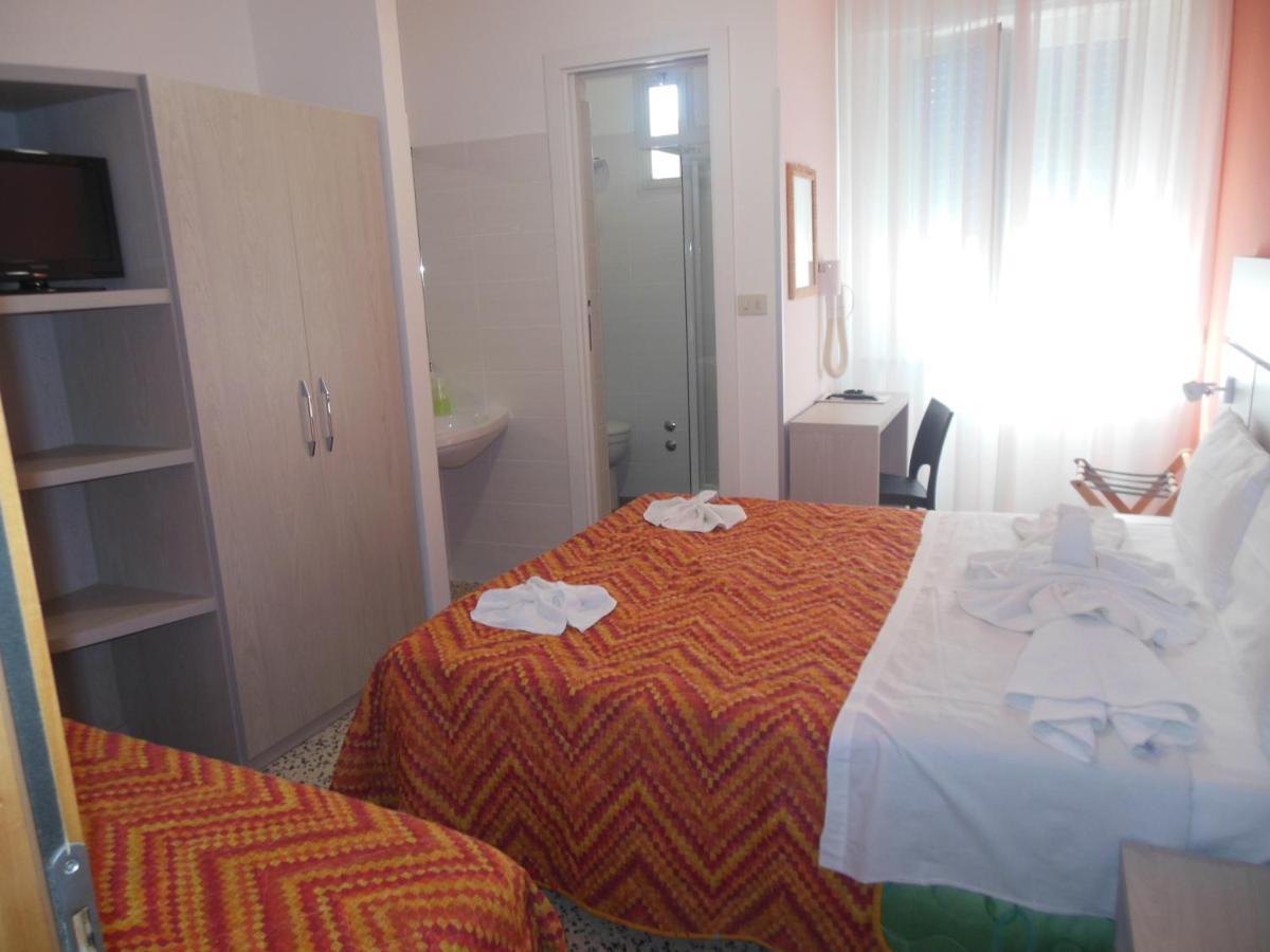 Hotel Edy Ρίμινι Εξωτερικό φωτογραφία