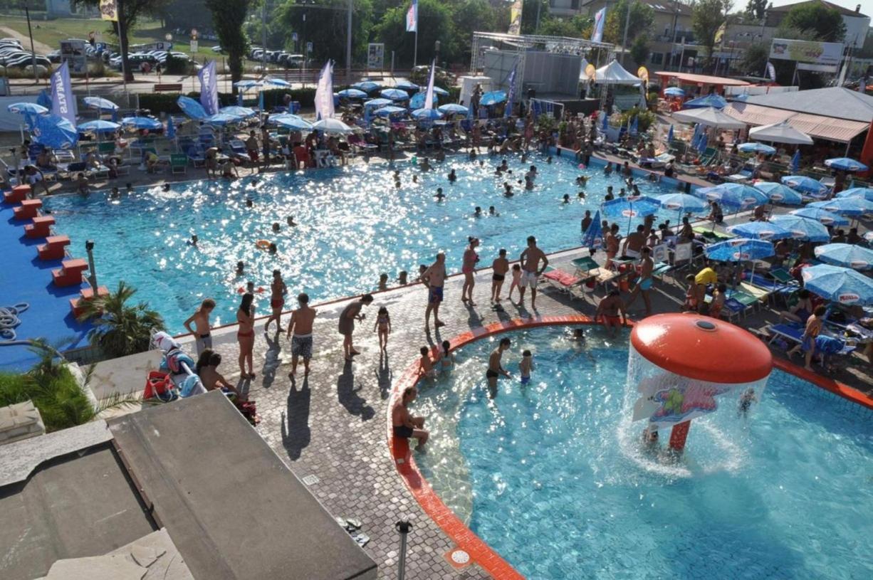 Hotel Edy Ρίμινι Εξωτερικό φωτογραφία