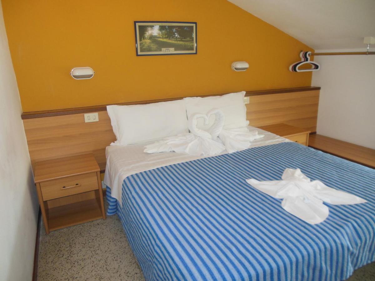 Hotel Edy Ρίμινι Εξωτερικό φωτογραφία