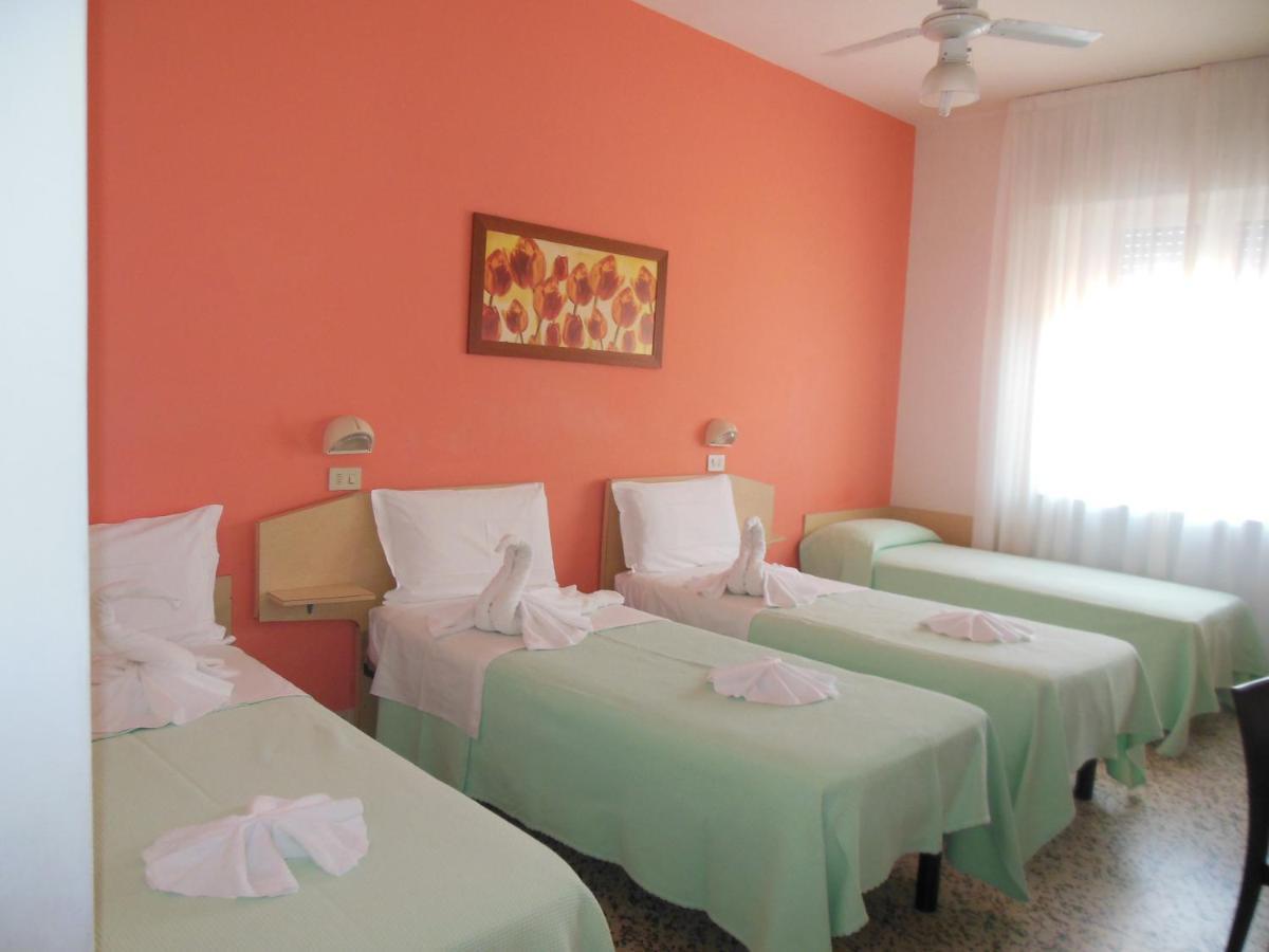 Hotel Edy Ρίμινι Εξωτερικό φωτογραφία