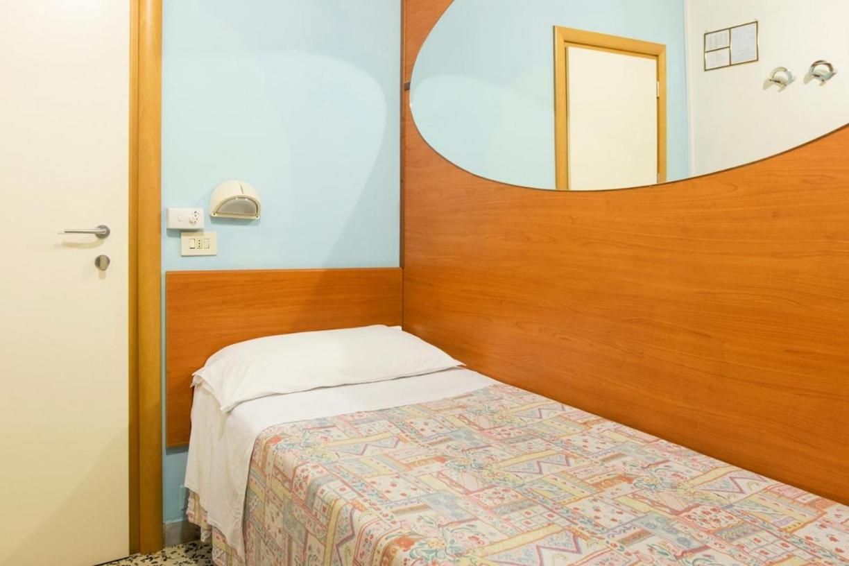 Hotel Edy Ρίμινι Εξωτερικό φωτογραφία